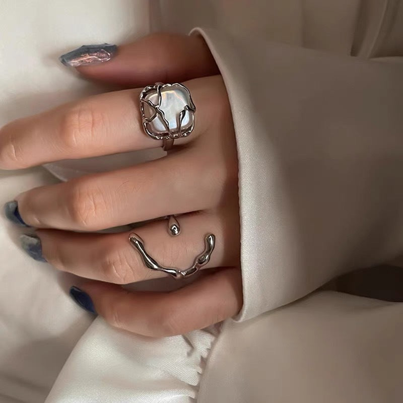 Stylish Ring with Organic Design Kalsten