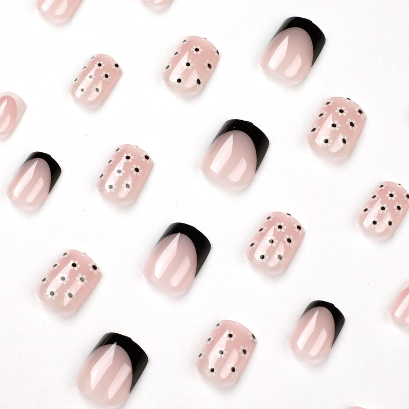 Artful Nail Art with Flower Design Kalsten