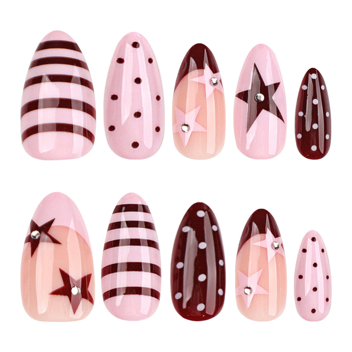 Artful nail art with glittering star motifs Kalsten
