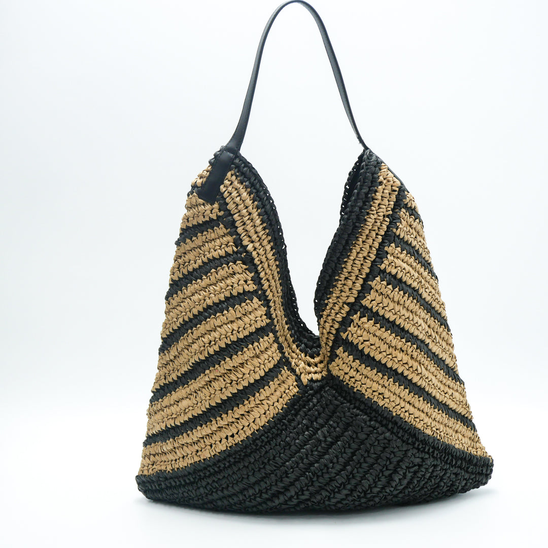 Shopping bag made of woven natural material with modern accents Kalsten