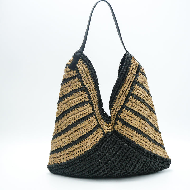 Shopping bag made of woven natural material with modern accents Kalsten