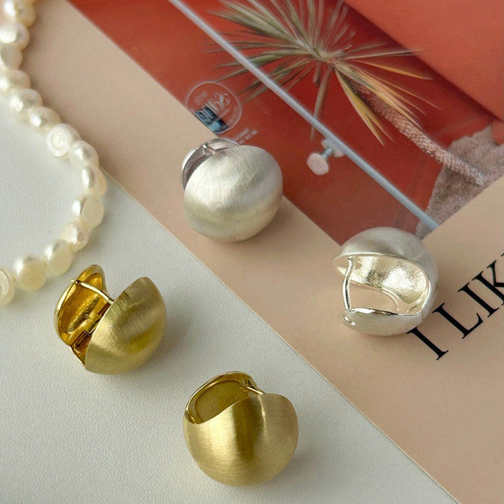 Elegant earrings made of high-gloss metal Kalsten