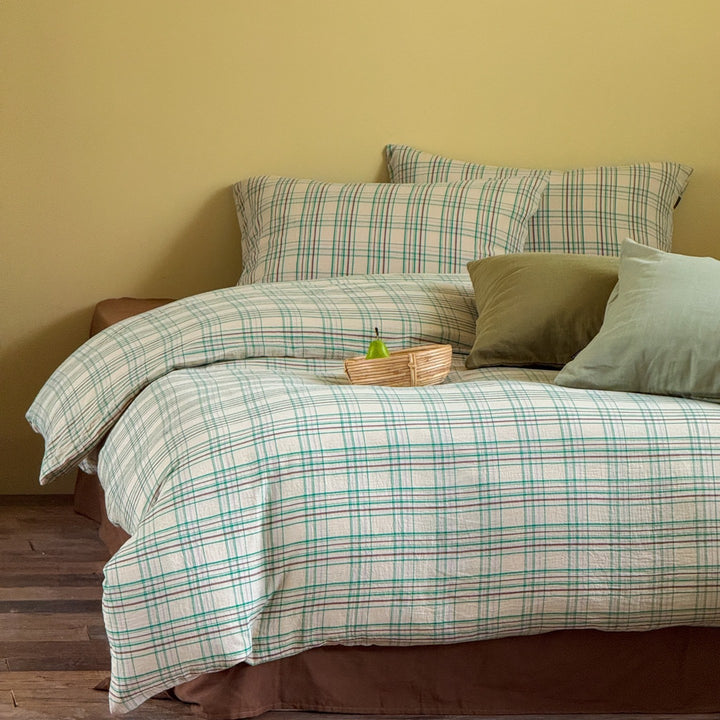Duvet cover set made of cotton percale with a fine check pattern