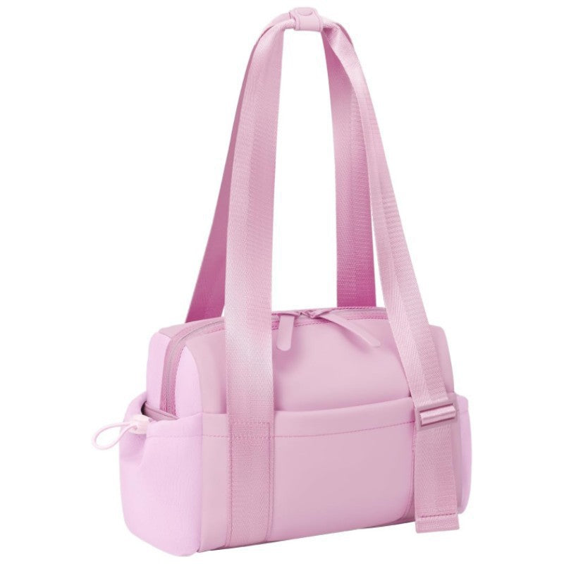 Stylish sports bag with adjustable shoulder straps Kalsten