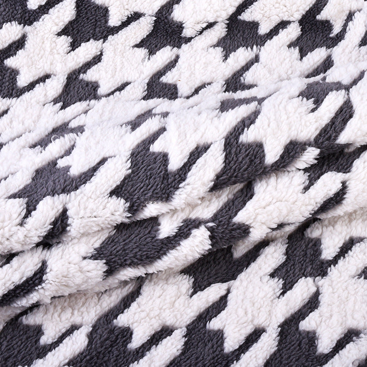 Ladies cuddle blanket with unique houndstooth pattern Kalsten