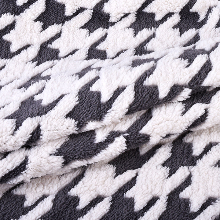 Ladies cuddle blanket with unique houndstooth pattern Kalsten