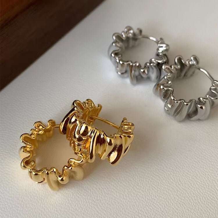 Stylish studs in modern ribbed design Kalsten