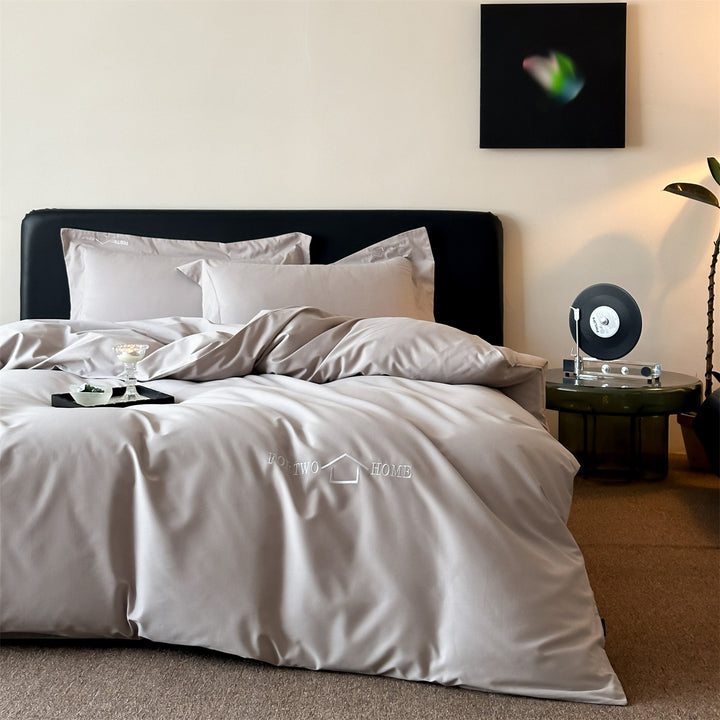 Modern cotton satin bed linen set with embroidered logo, extra soft hotel finish and zipper