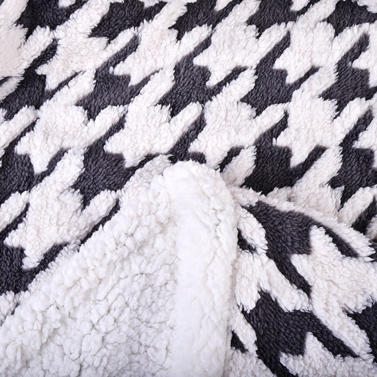 Ladies cuddle blanket with unique houndstooth pattern Kalsten