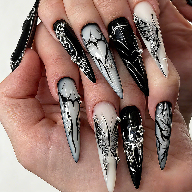 Artificial nail set with elegant geometric designs and creative metallic accents Kalsten