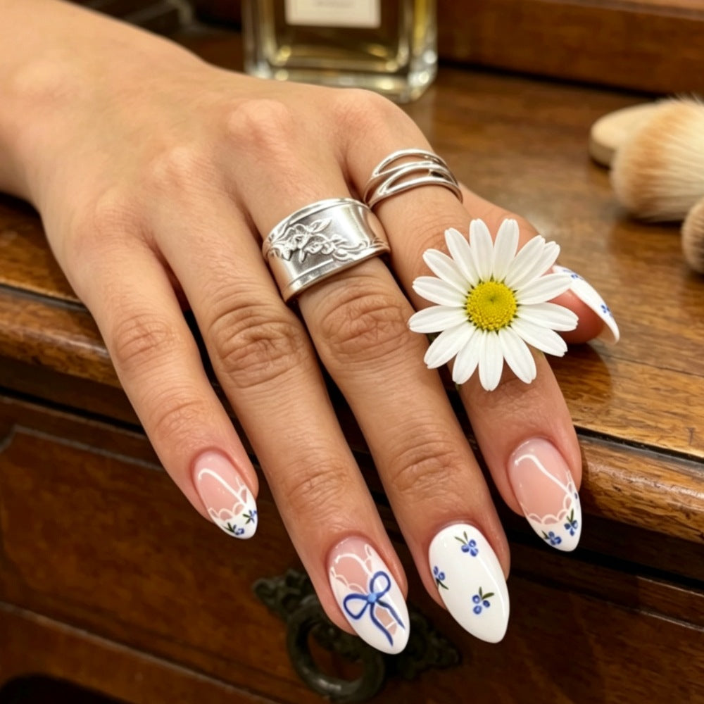 Festive Seasonal Nail Art Enhancements