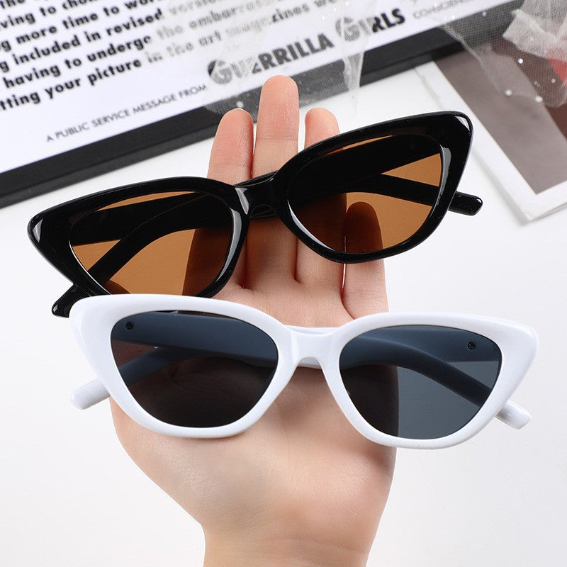 Ladies Cat-Eye Sunglasses with Elegant Design and UV Protection Kalsten