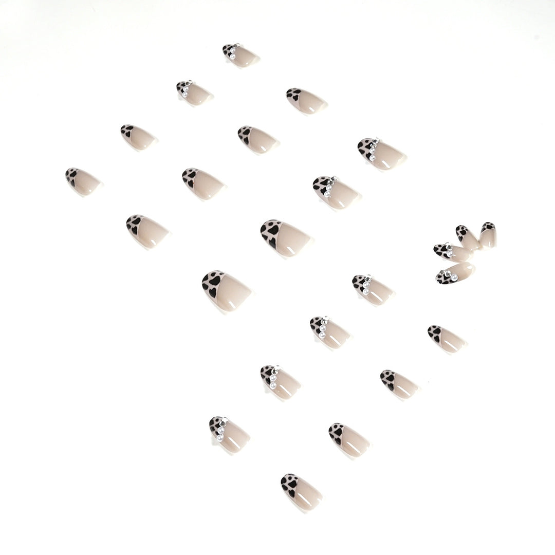 Artistic and elegant artificial nails Kalsten