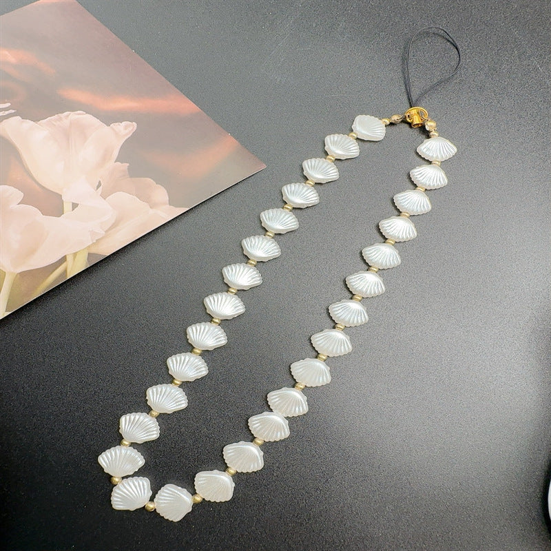 Shell-Inspired Beaded Necklace Kalsten