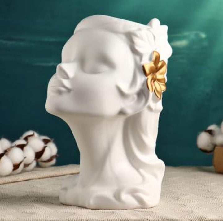 Artful Plant Sculptures Kalsten