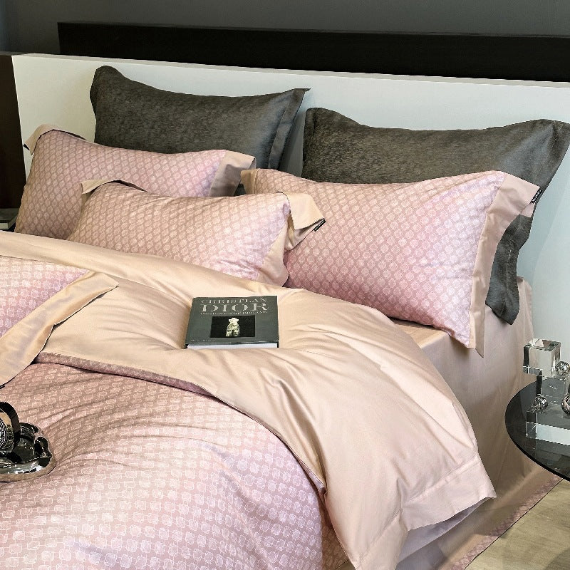 Elegant bed linen set made of cotton satin with discreet jacquard pattern and reversible function