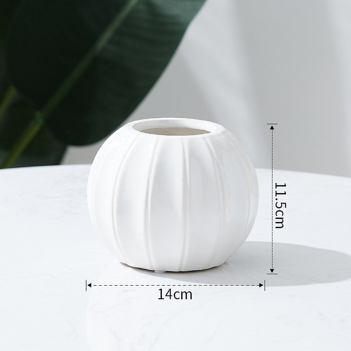 Decorative ceramic vase with modern ribbed design Kalsten