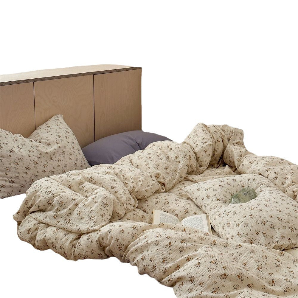 Quilted cotton gauze bedding set with delicate floral print