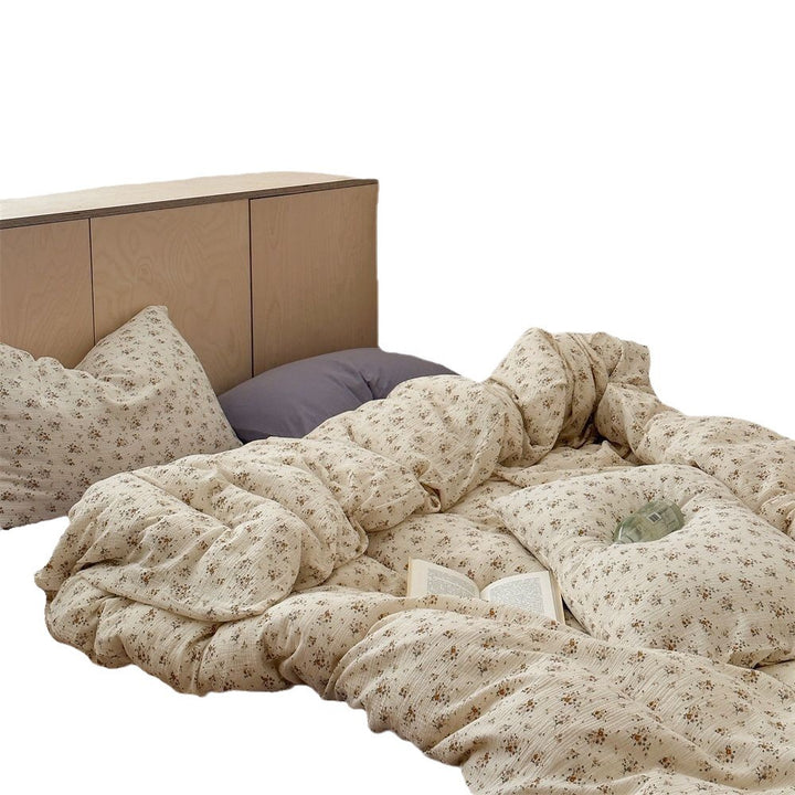 Quilted cotton gauze bedding set with delicate floral print