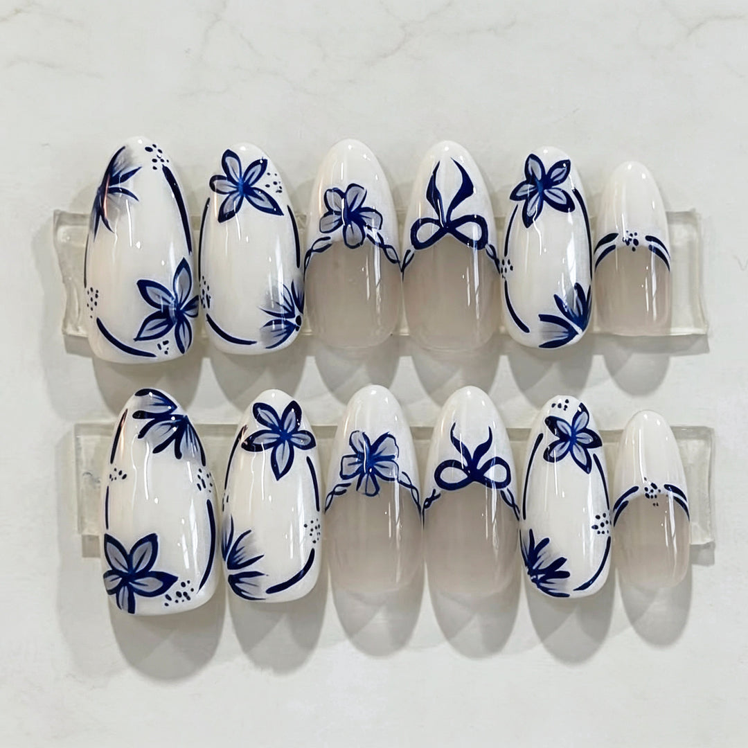 Manual Floral-Designed Press-On Nail Set