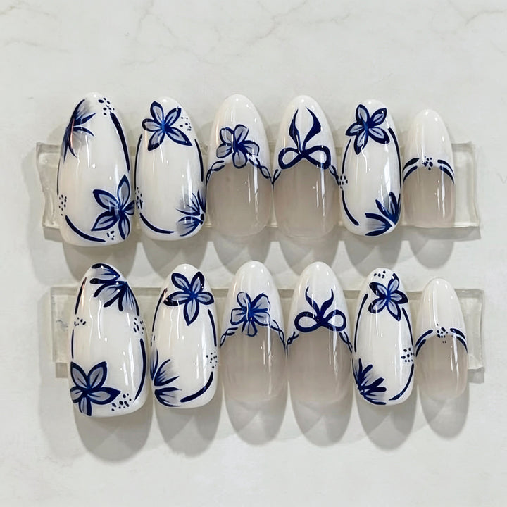 Manual Floral-Designed Press-On Nail Set