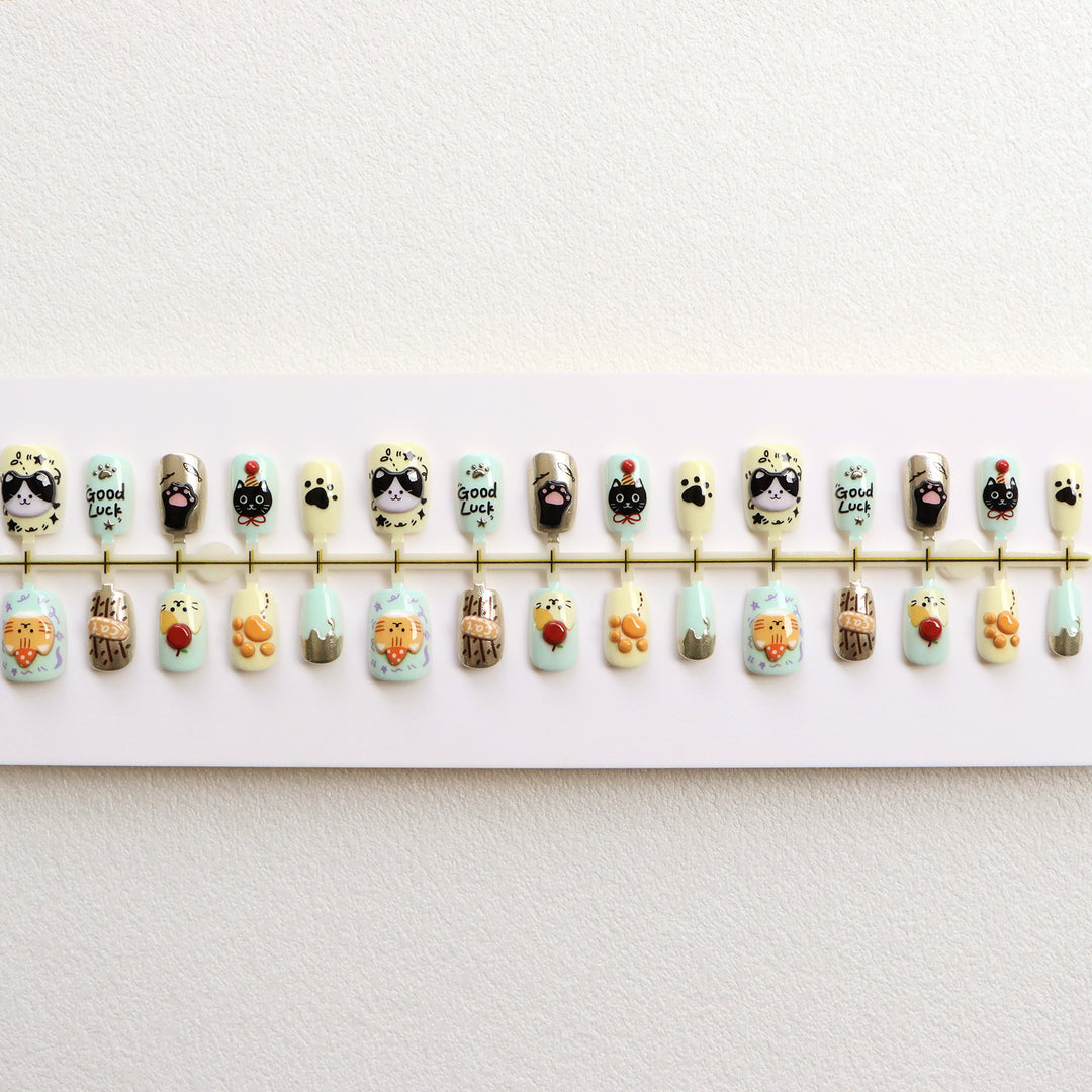 Whimsical Animal-Themed Press-On Nail Art Set Kalsten