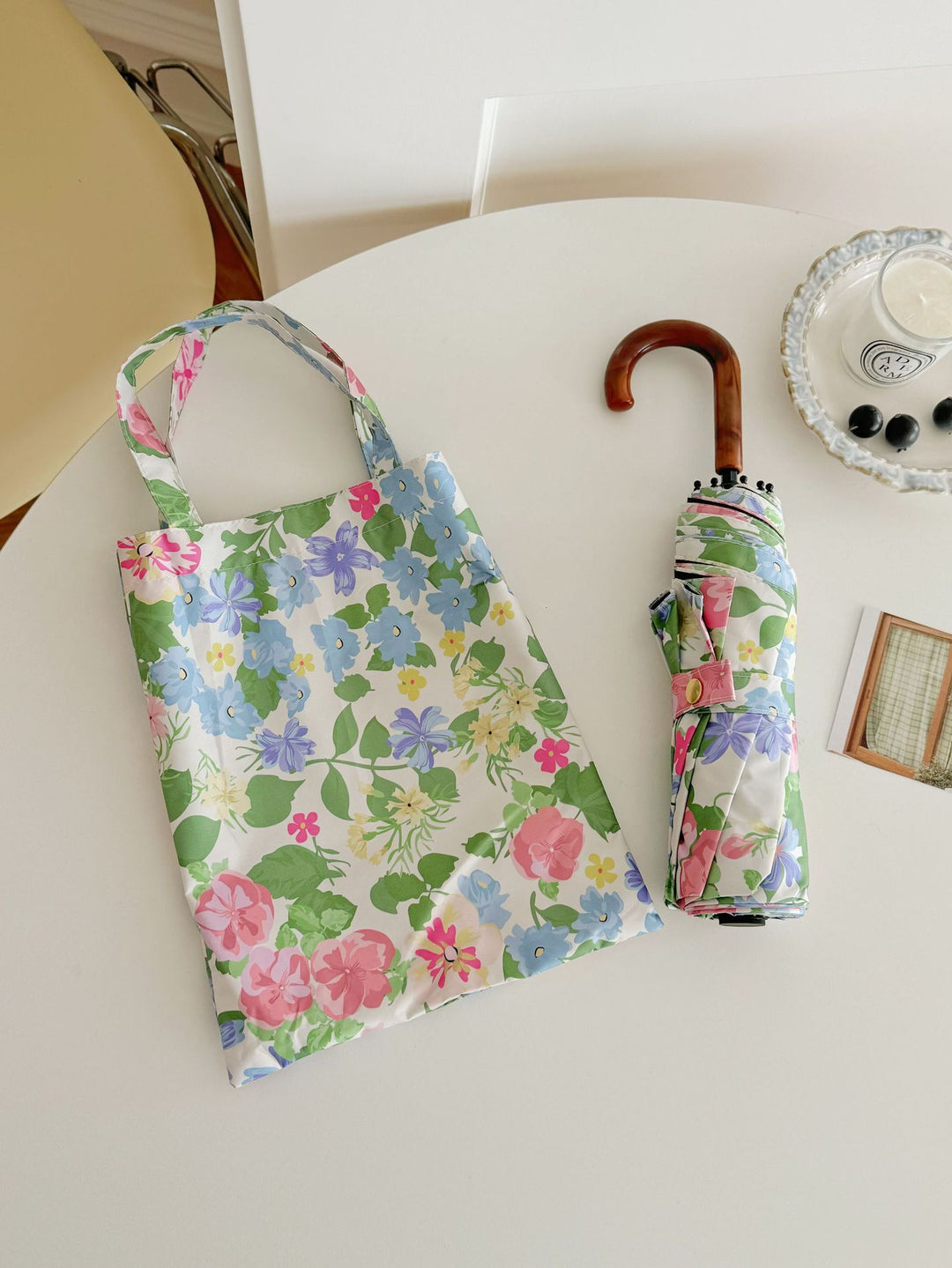 Women Folding Umbrella with Exquisite Floral Design Kalsten