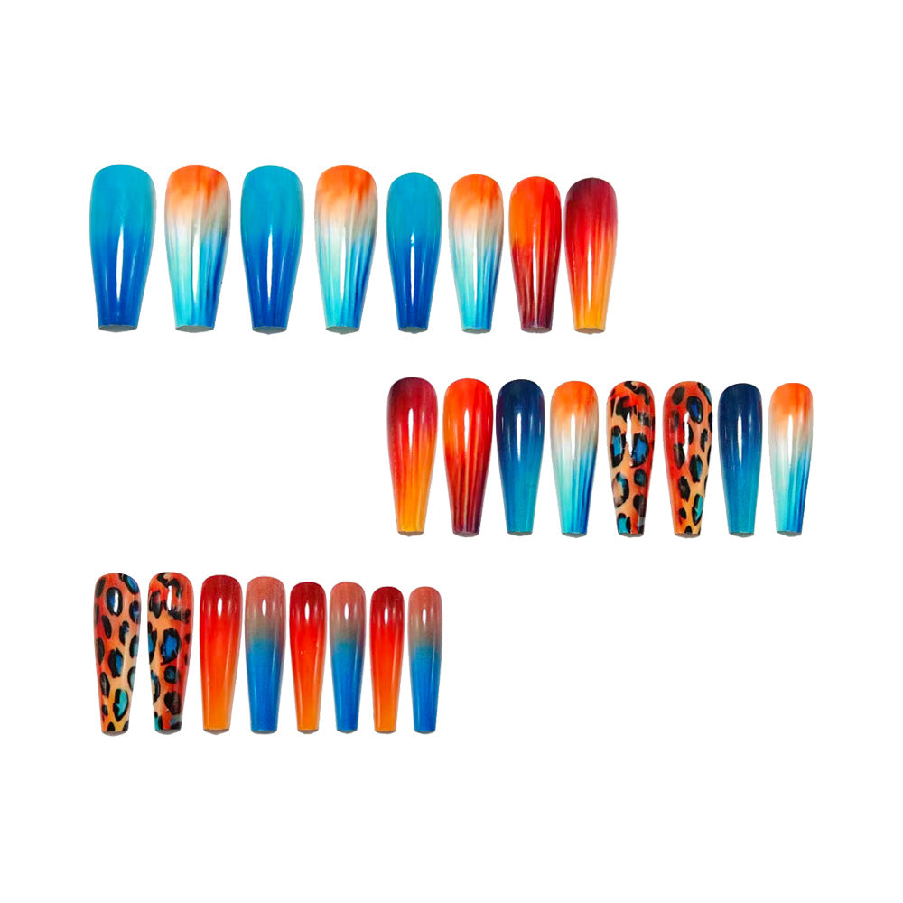 Artificial nails with striking gradient and stylish accents Kalsten