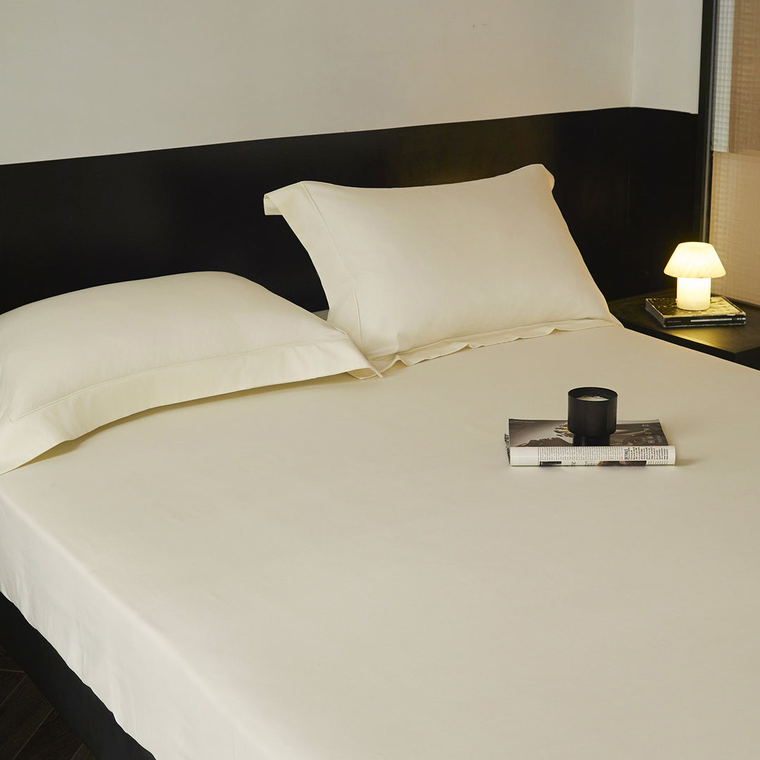 Premium bedding set with fitted sheet and Oxford pillowcases