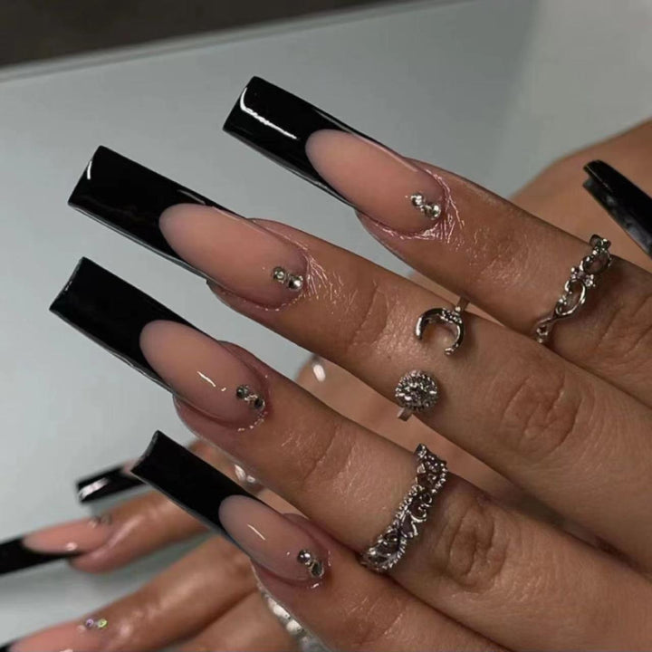 Trendsetting Stiletto Press-On Nail Art Set with Rhinestone Accents