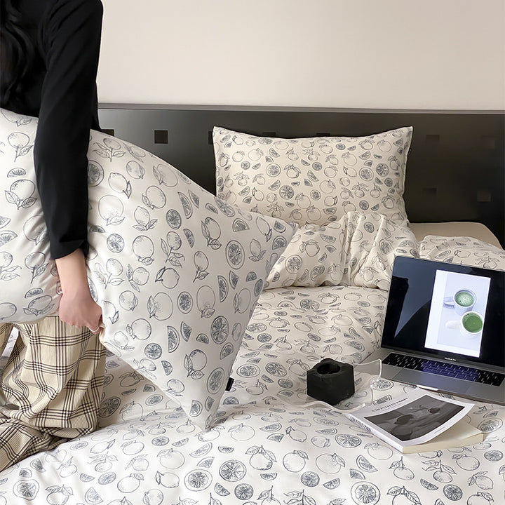 Fine satin bed linen set