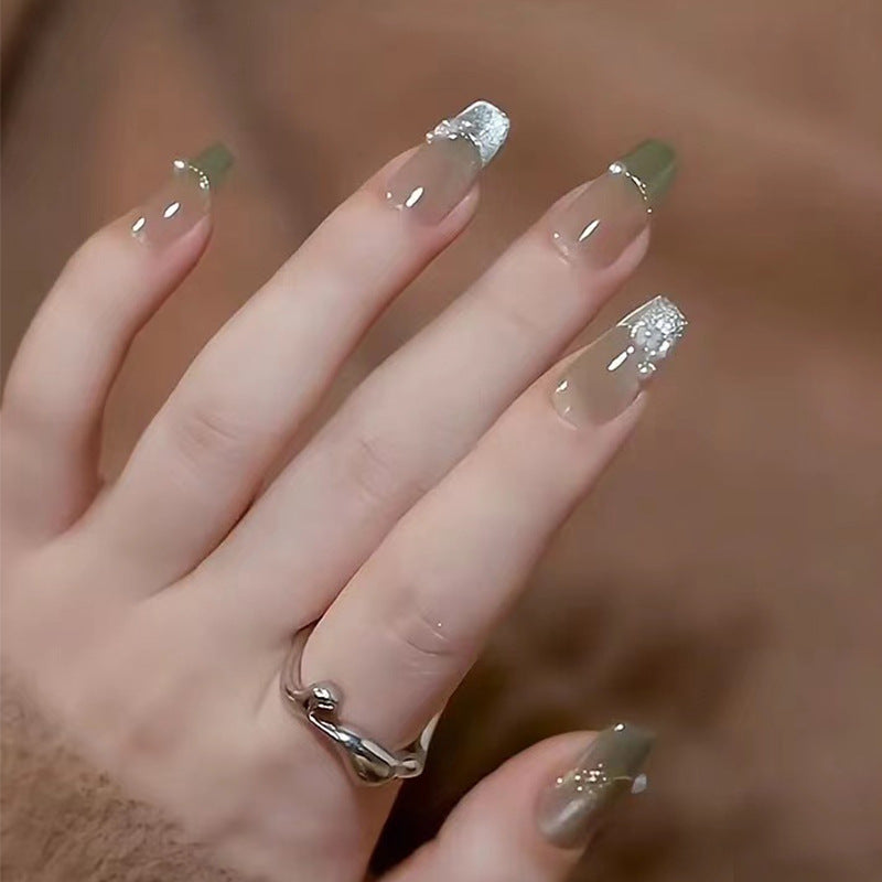 Artistic Press-On Nail Design Set with Floral Accents