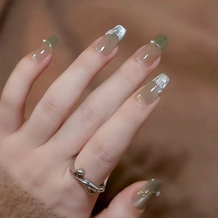 Artistic Press-On Nail Design Set with Floral Accents