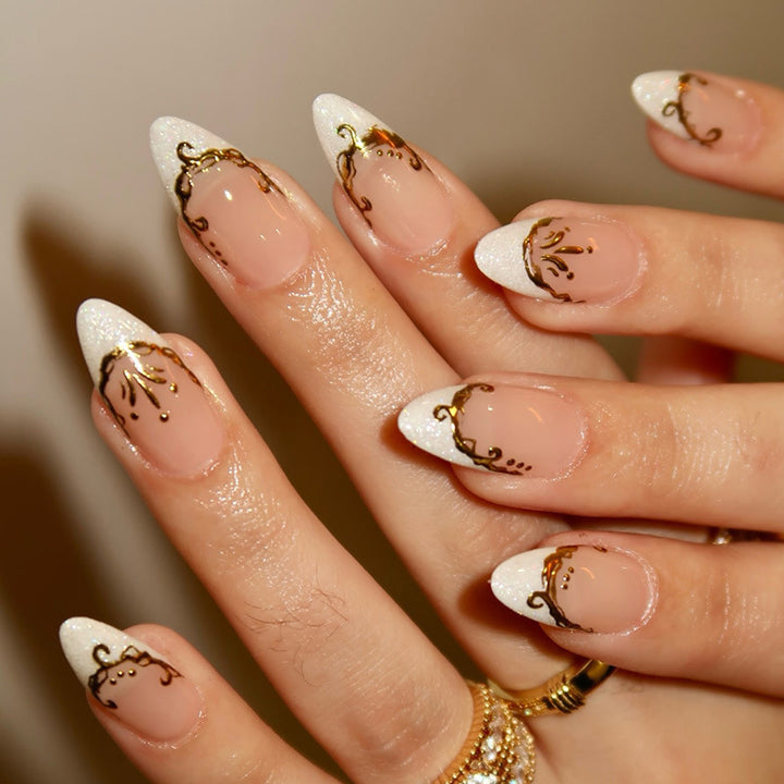 Artificial nail set with elegant gold accents and transparent design Kalsten