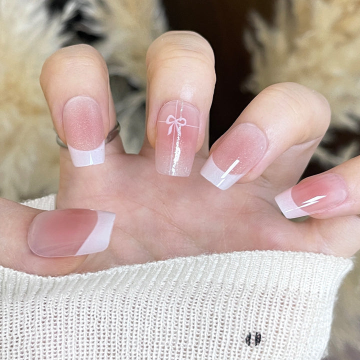 Stylish Press-On Nail Set with Elegant Floral Accents Kalsten