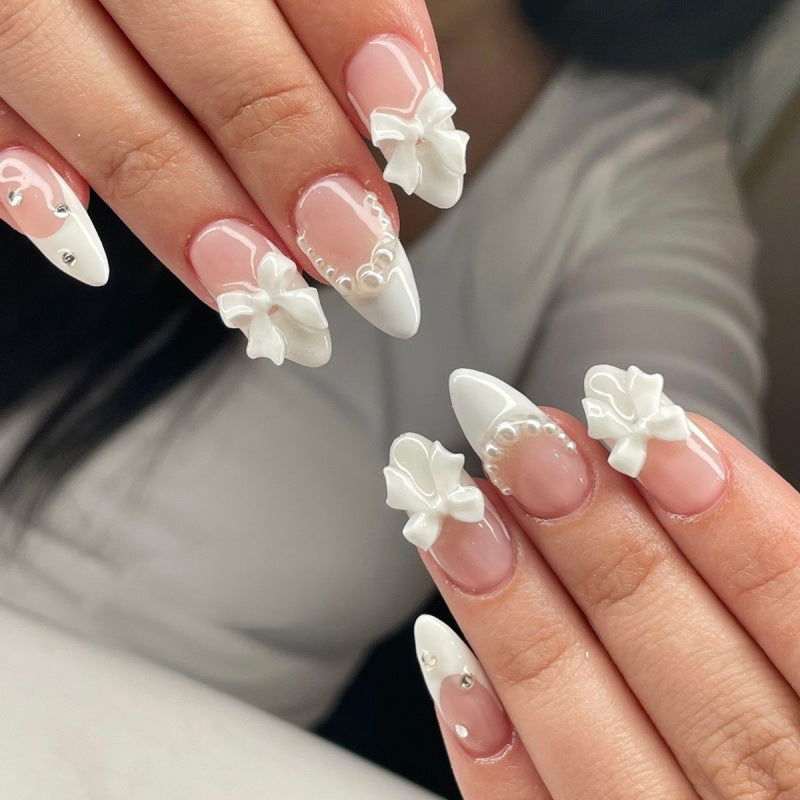 Artful stiletto nails with glitter accents Kalsten