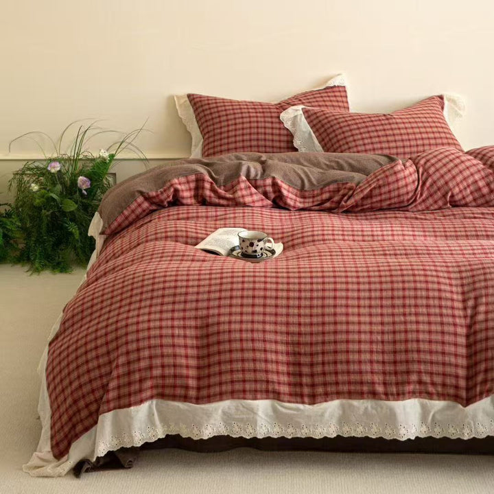 Flannel bedding set with check pattern, reversible duvet cover and lace trim