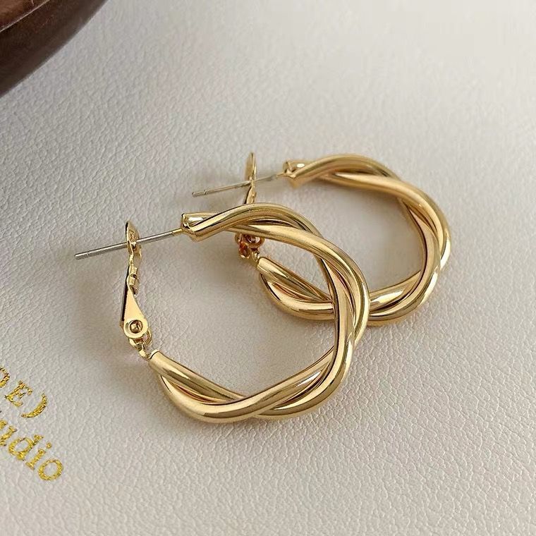 Elegant Spiral Earrings Made of High-Quality Metal Kalsten