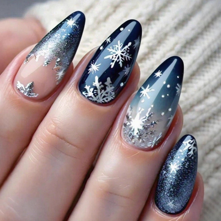 Festive artificial nails in Christmas design Kalsten