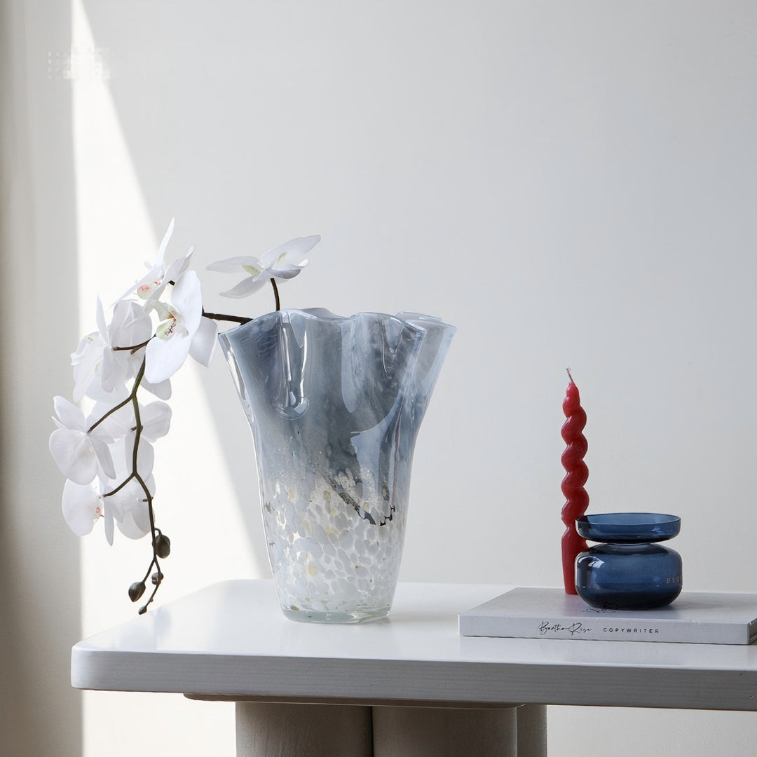 Elegant Glass Vase Kalsten