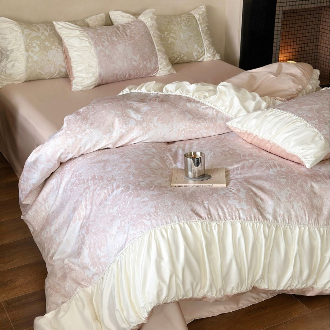 Luxurious jacquard bed set with ruffled border and silky touch