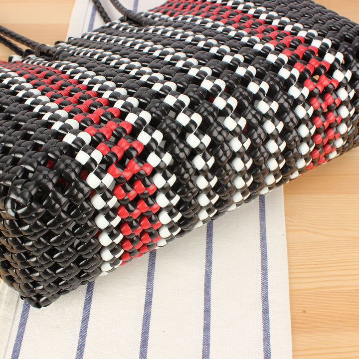 Tote bag made of sturdy woven material with stylish colored accents Kalsten