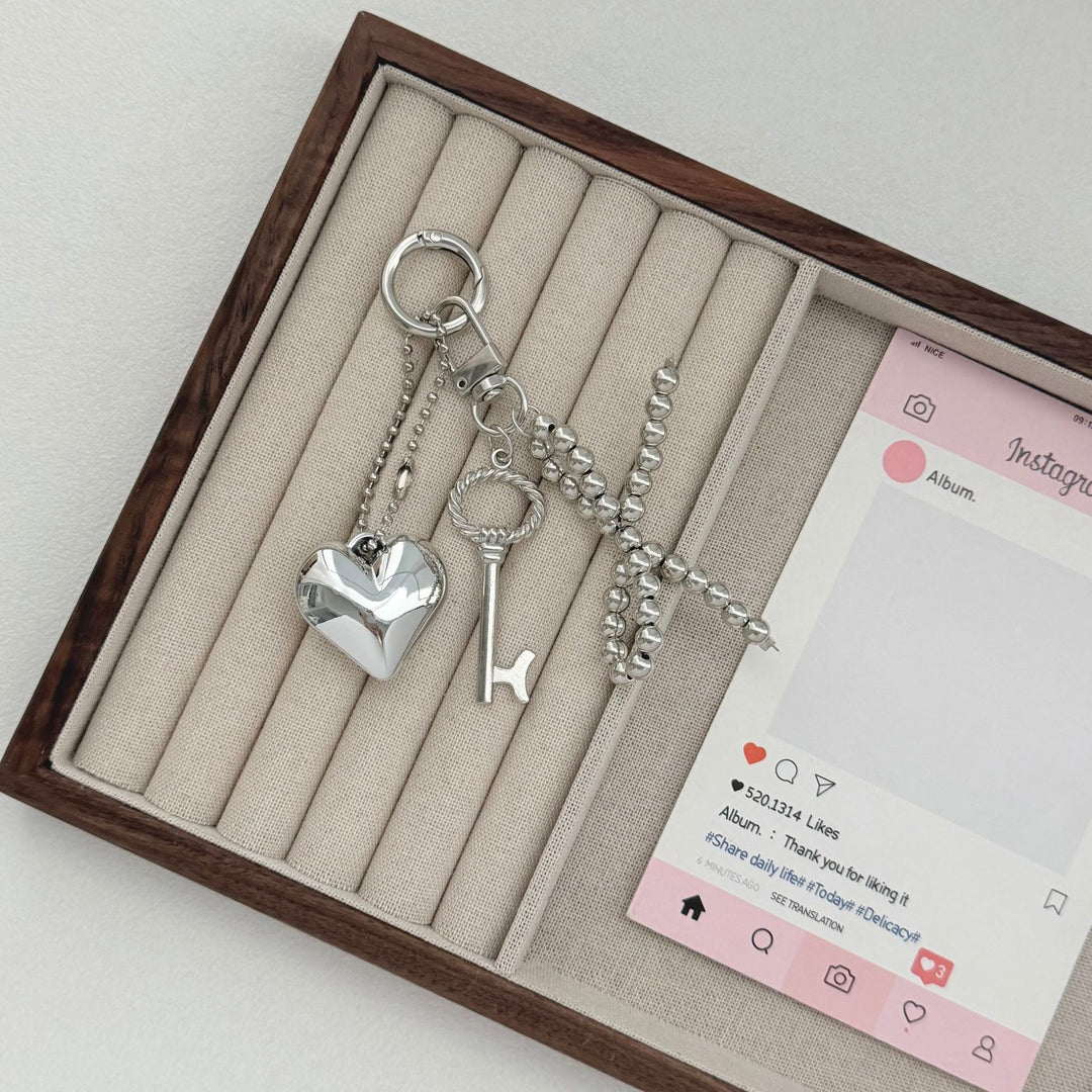 Elegant Heart-Shaped Keychain Kalsten