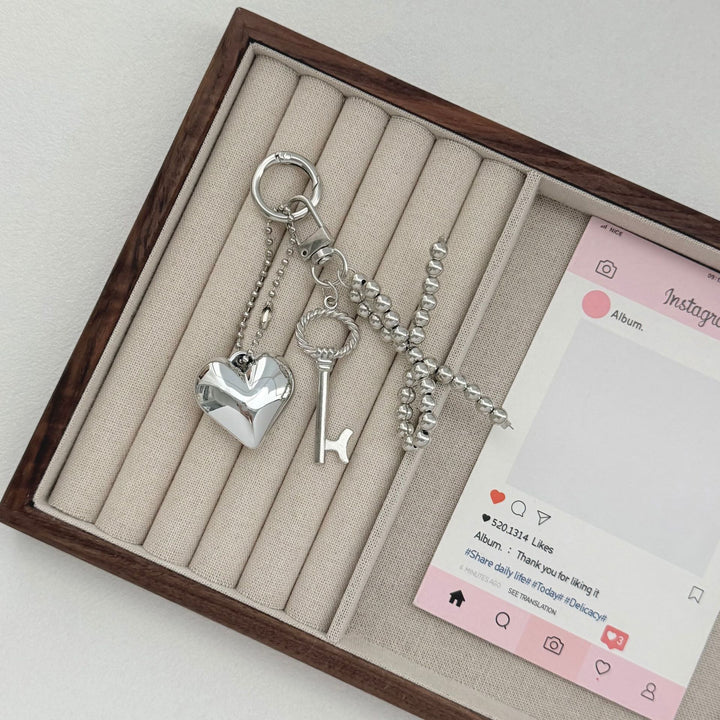 Elegant Heart-Shaped Keychain Kalsten