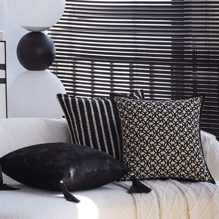 Square decorative cushion made of velvet with relief longitudinal stripes and fringe tassel Kalsten