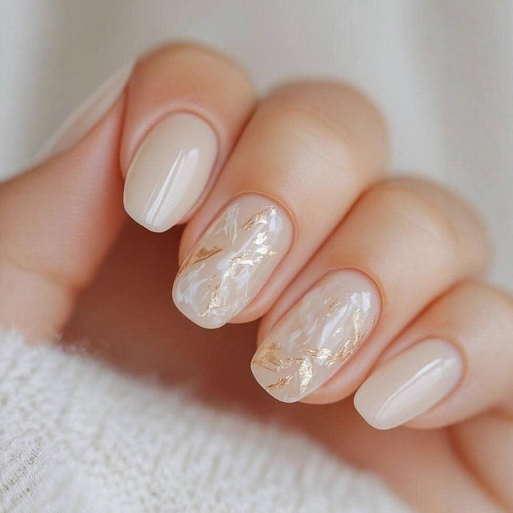 Artificial nails in elegant French tip design Kalsten