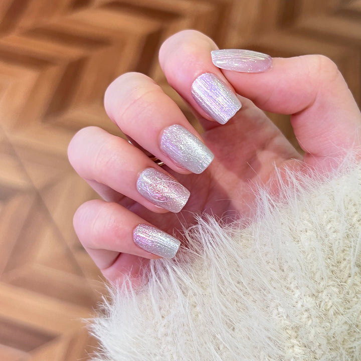 Artificial nail art in shimmering design Kalsten