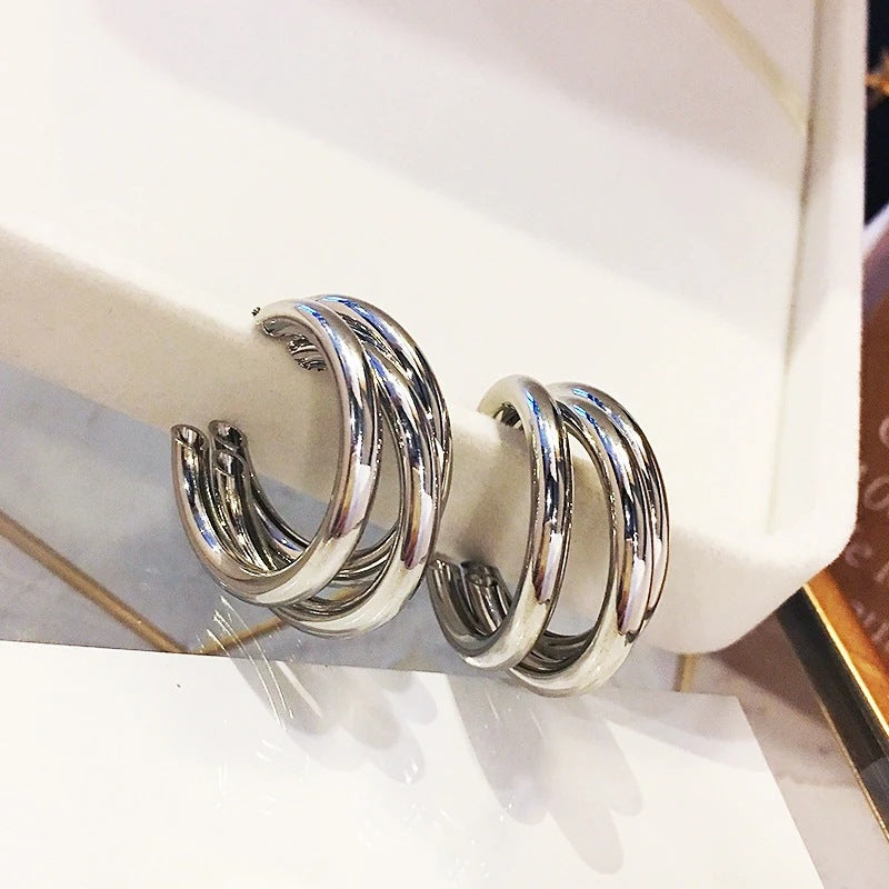 Fashionable Hoop Earrings Made of High-Quality, Polished Metal Kalsten