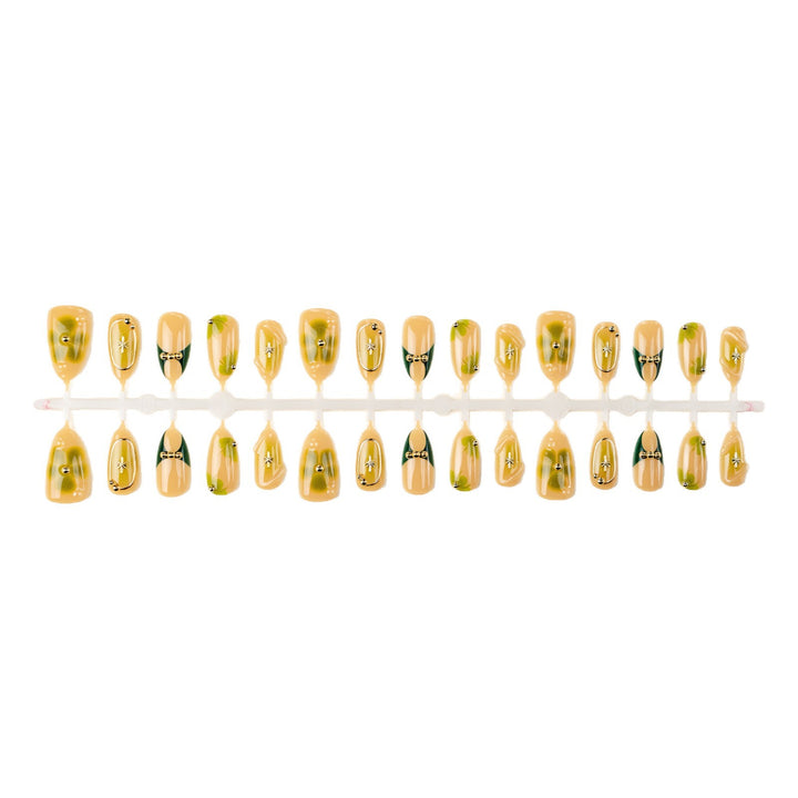 Artificial nail set with filigree floral accents Kalsten