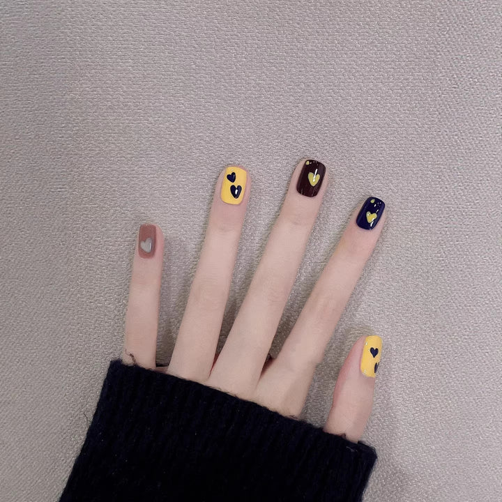 Creative Heart-Patterned Press-On Nails